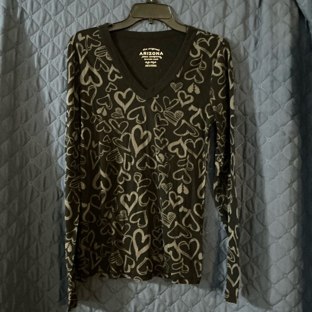 Arizona Jean Company Black and Gray Heart Print Long Sleeve Top
